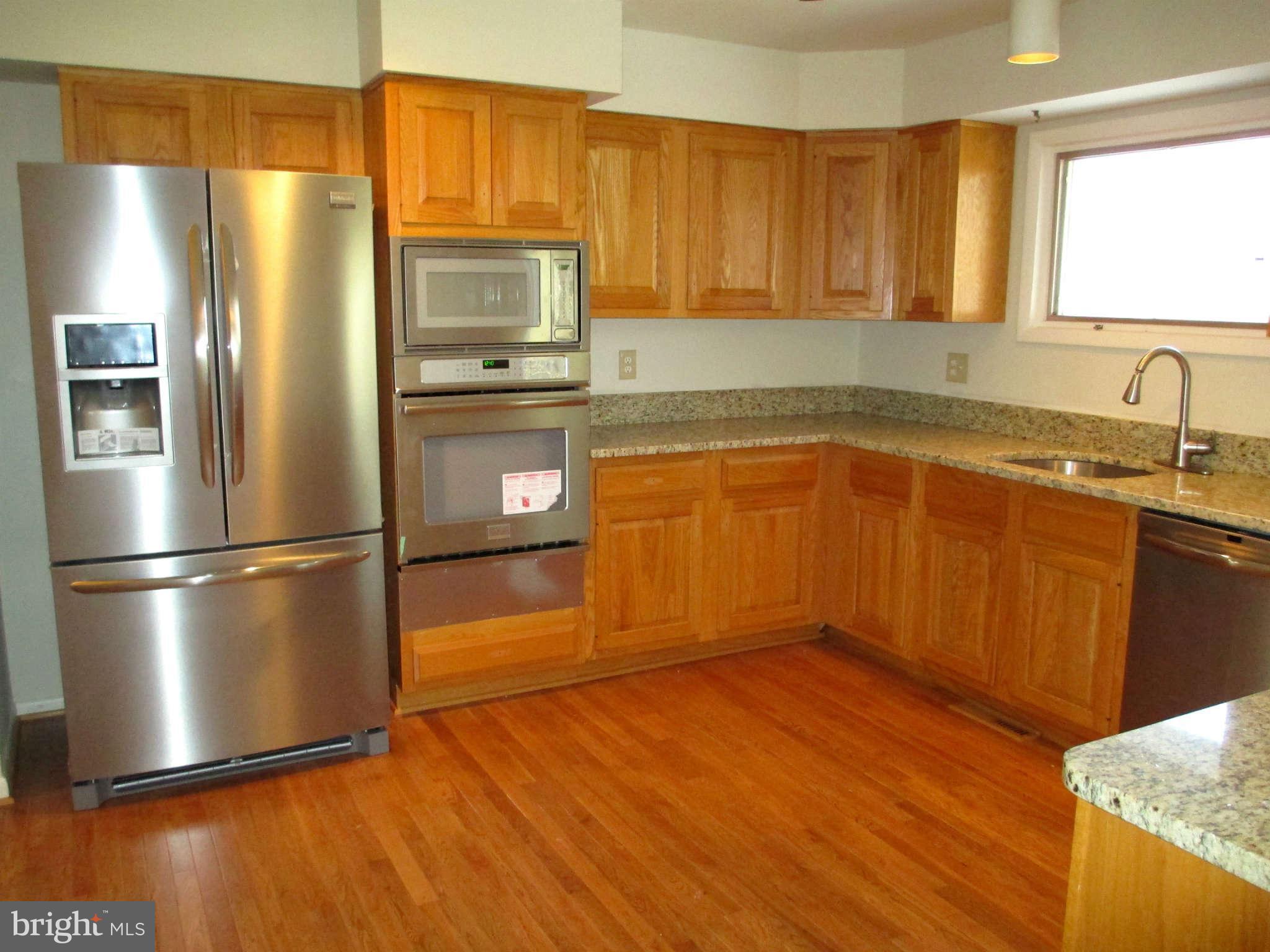 247 Springvale Road Great Falls, VA 22066 - Photo 7 of 28 Kitchen