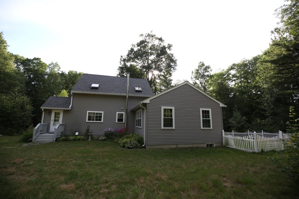 170 Nichewaug Road Petersham, MA 01366 - Photo 3 of 30 Gallery Image 3