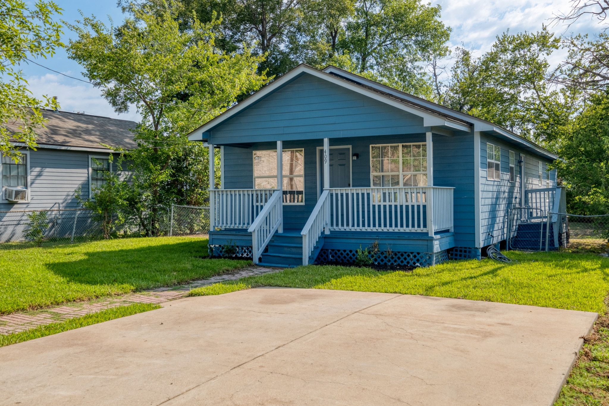 409 Talley Street Taylor, TX 76574 - Photo 5 of 27