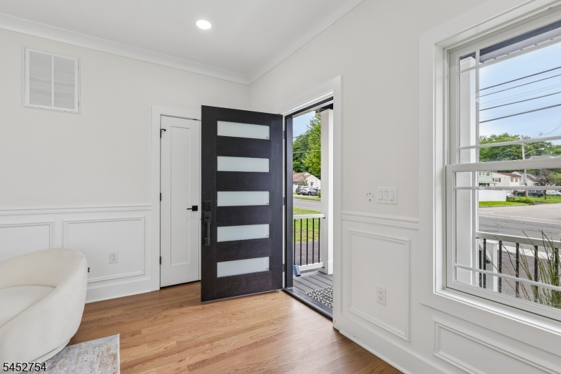 318 Halsey Road Parsippany, NJ 07054 - Photo 6 of 48 Gallery Image 6