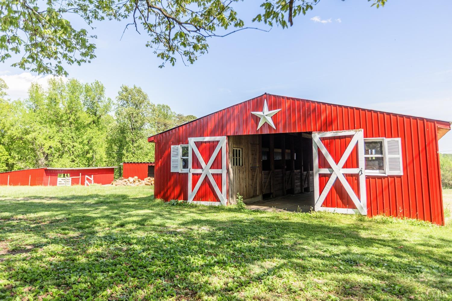 1564 Swan Road Pamplin, VA 23958 - Photo 2 of 60 a view of basketball court