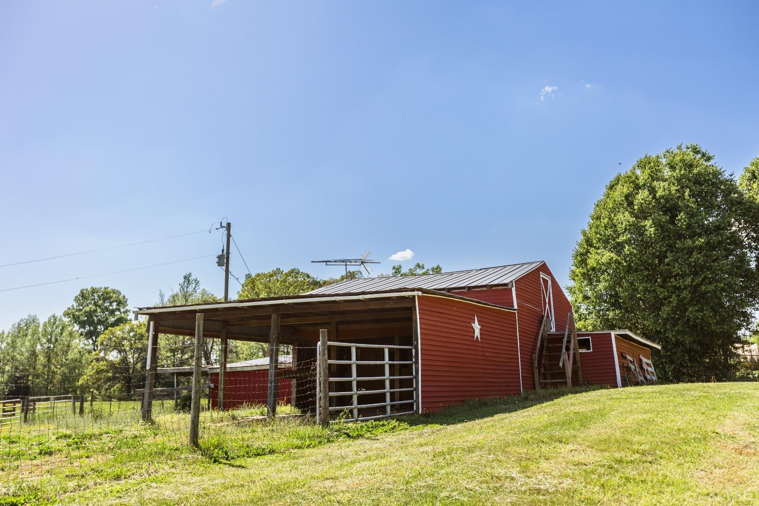 1564 Swan Road Pamplin, VA 23958 - Photo 3 of 60