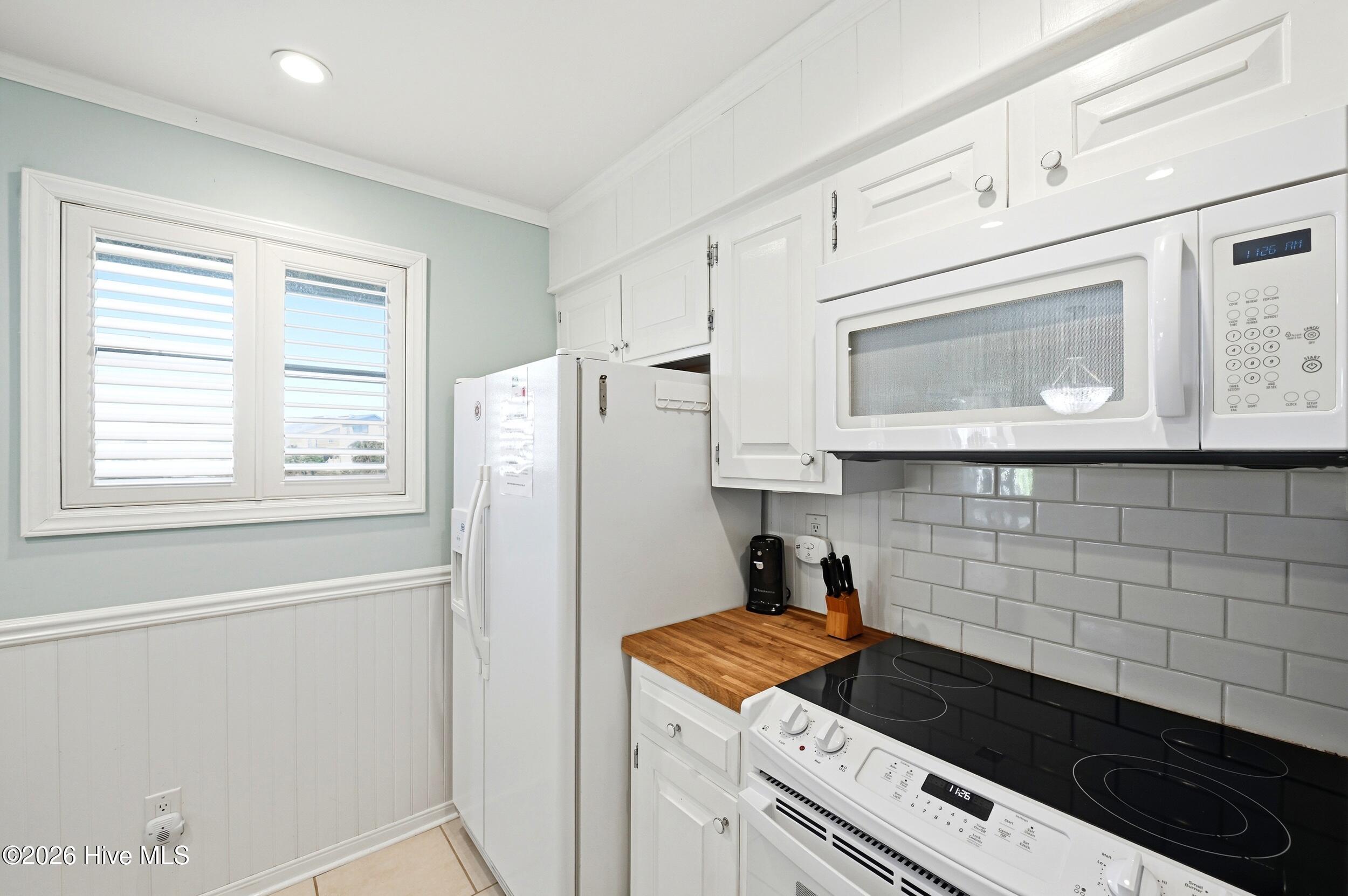 1896 New River Inlet Road, Unit 1101 North Topsail Beach, NC 28460 - Photo 15 of 53 14_1896_new_river_inlet_rd_014