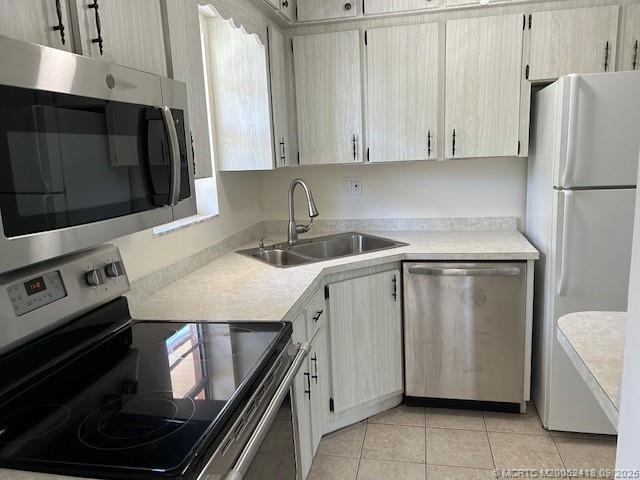 1915 Southwest Palm City Road, Unit J 8 Stuart, FL 34994 - Photo 5 of 28 Gallery Image 5