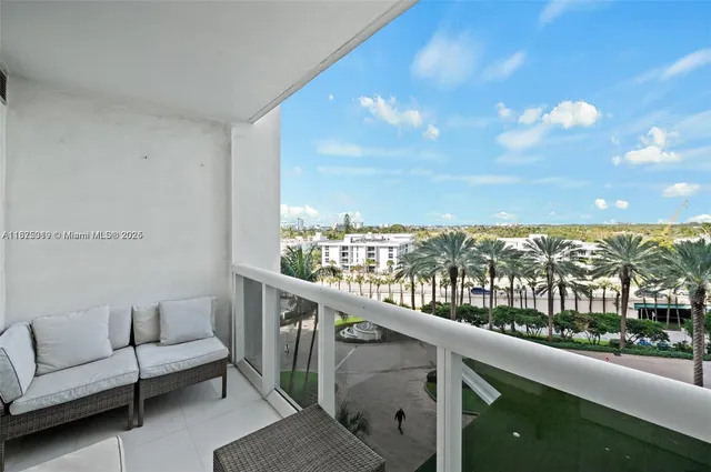 $3,900 | 10275 Collins Avenue, Unit 526, Bal Harbour, FL 33154