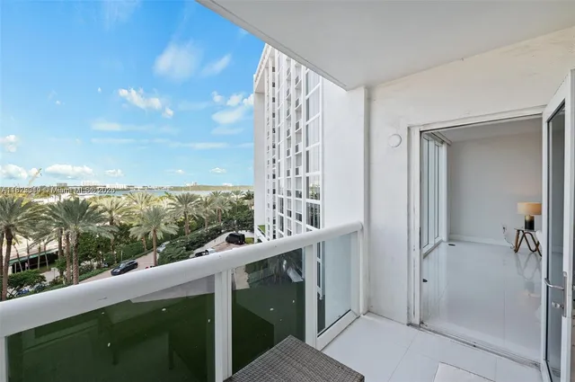 $3,900 | 10275 Collins Avenue, Unit 526, Bal Harbour, FL 33154