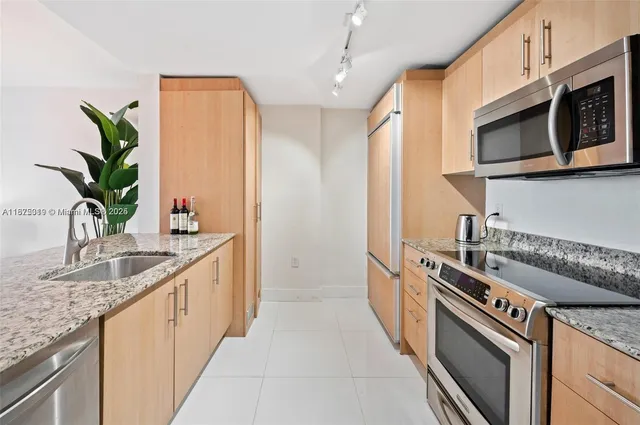 $3,900 | 10275 Collins Avenue, Unit 526, Bal Harbour, FL 33154