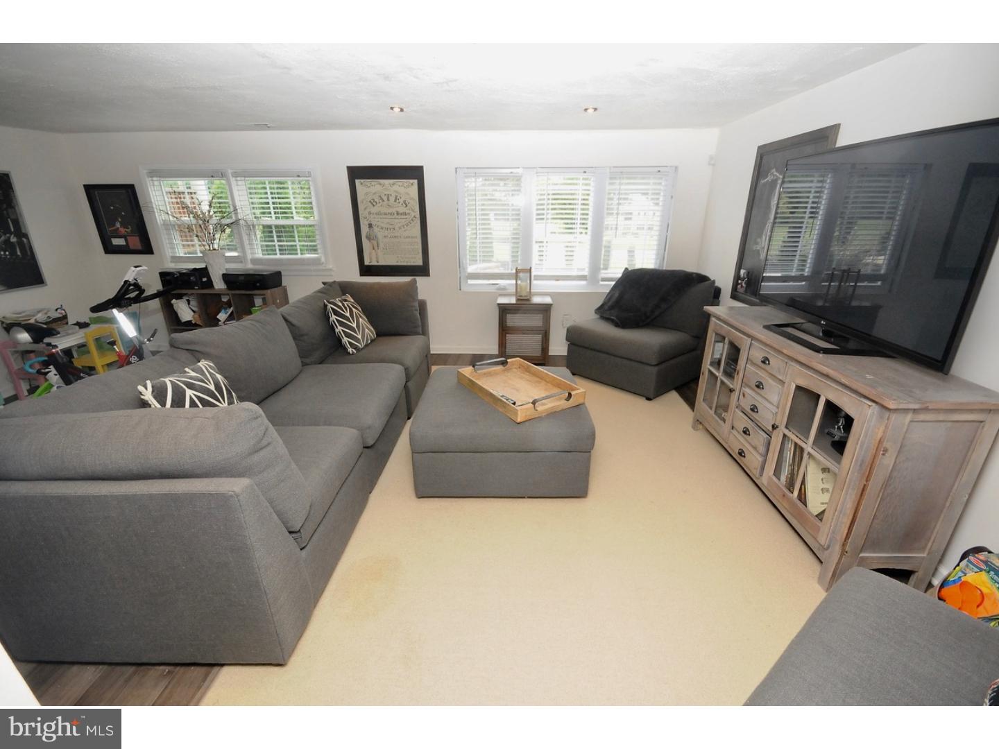 389 Breakneck Road Sewell, NJ 08080 - Photo 14 of 19 Family Room