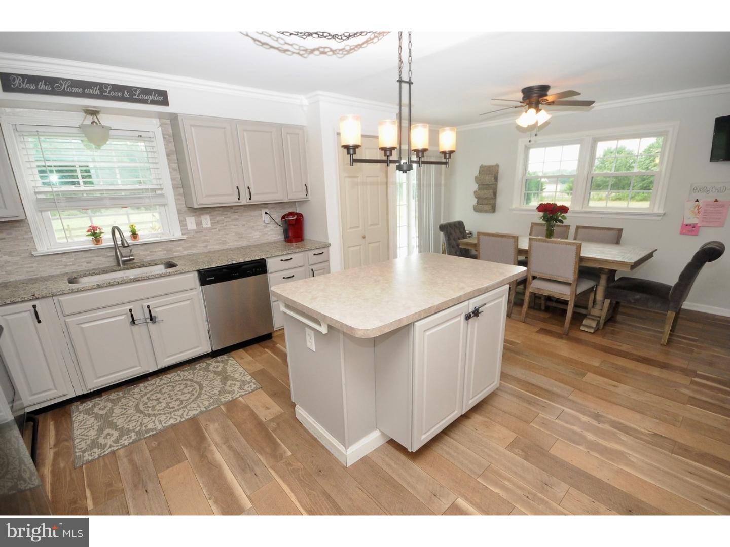 389 Breakneck Road Sewell, NJ 08080 - Photo 7 of 19 Kitchen
