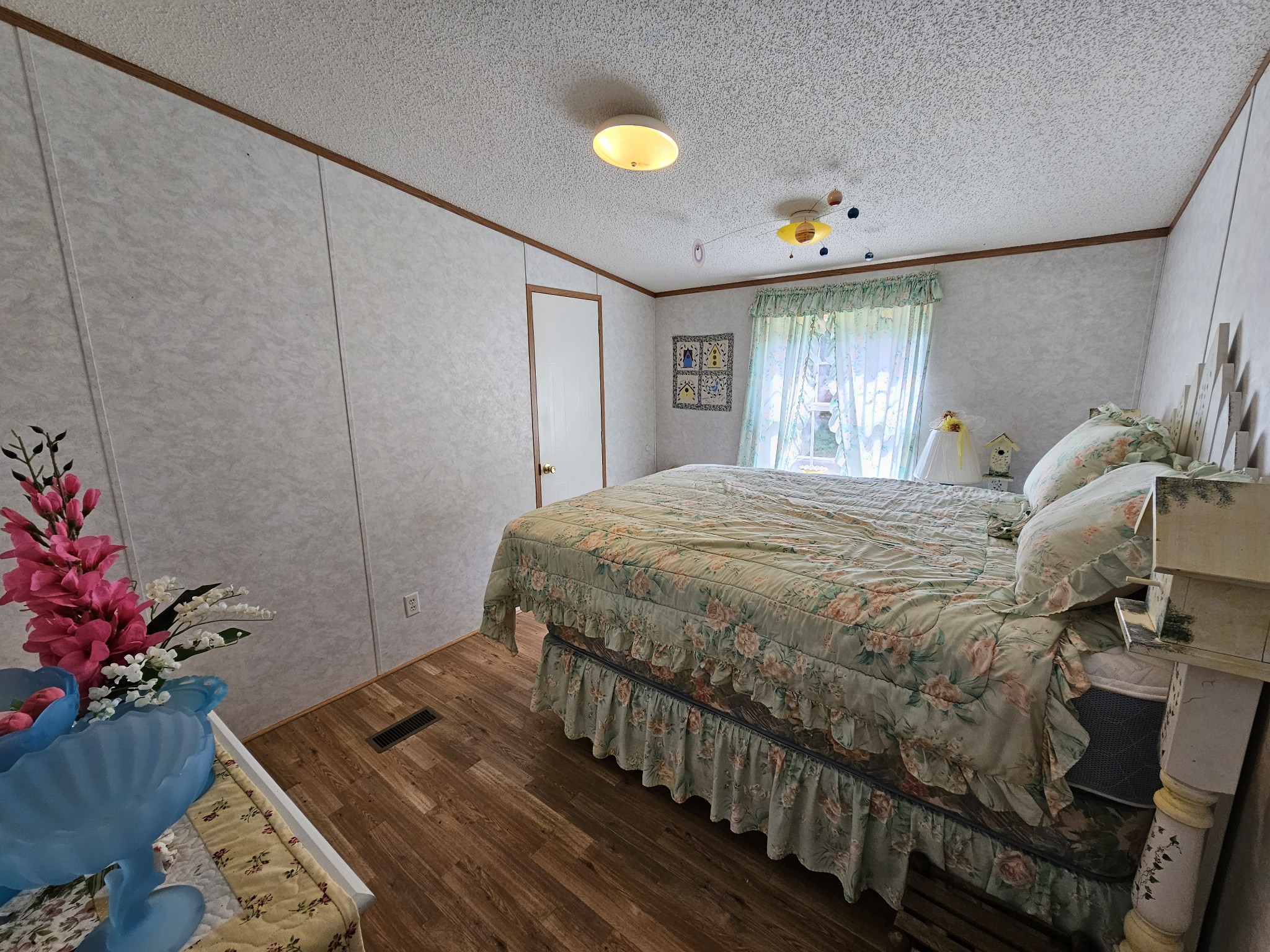 5980 Coxburg Road South Sugar Tree, TN 38380 - Photo 29 of 34 Bedroom #4 12'x9'. closet 3'x6'.