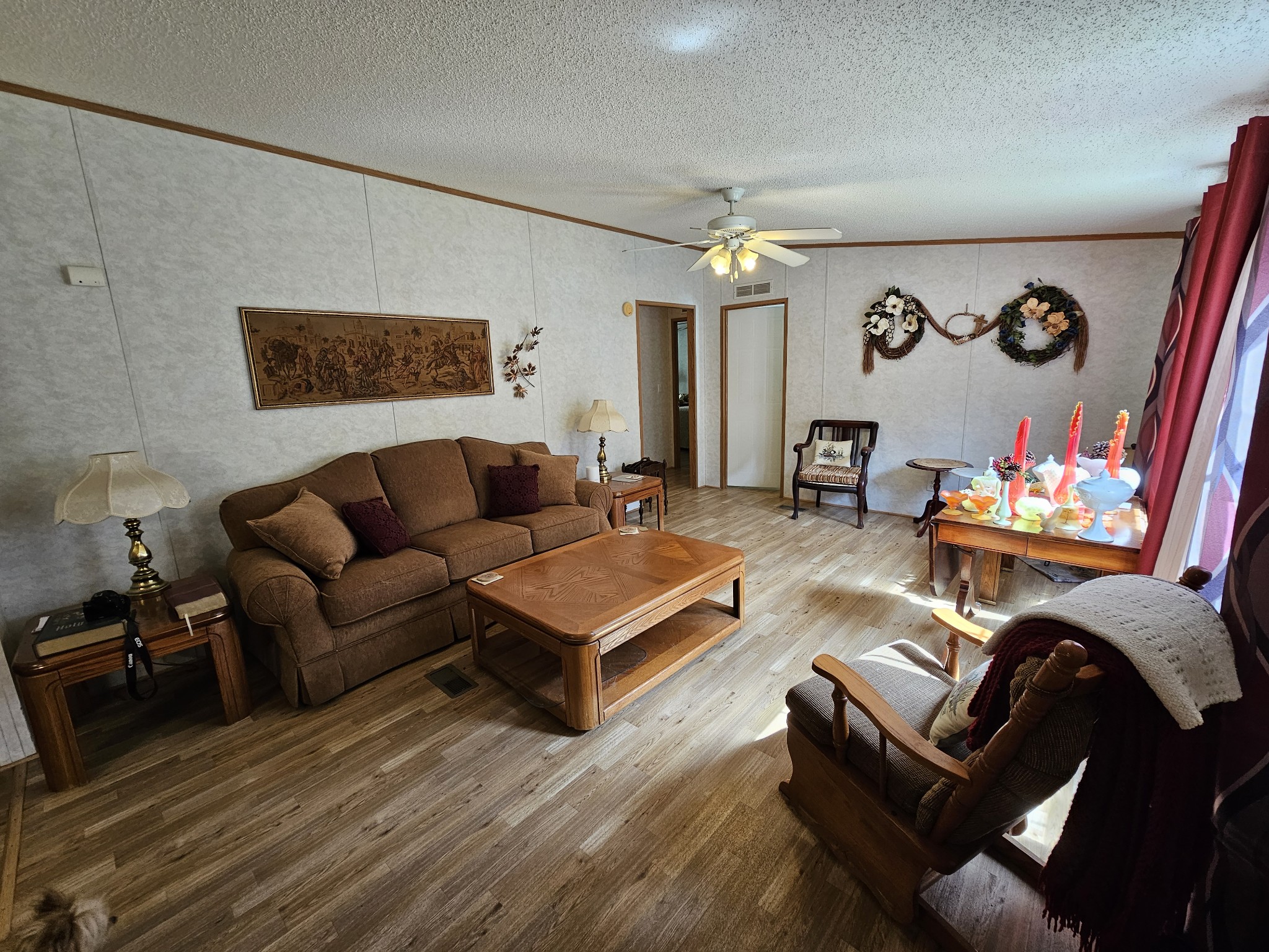 5980 Coxburg Road South Sugar Tree, TN 38380 - Photo 4 of 34 Living Room 17'x12'