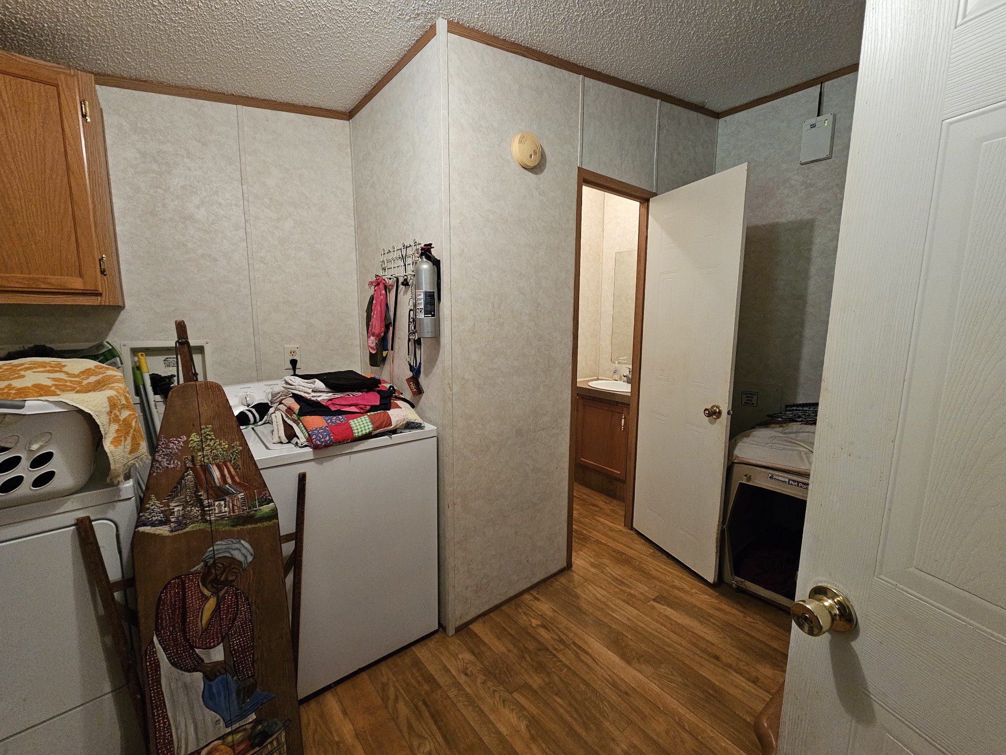 5980 Coxburg Road South Sugar Tree, TN 38380 - Photo 6 of 34 Utility Room w/ 1/2 bath 12'x9'.