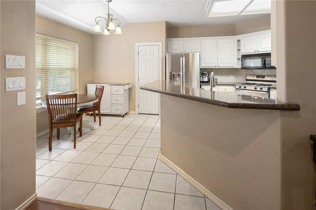 2051 Ravenstone Loop College Station, TX 77845 - Photo 10 of 36