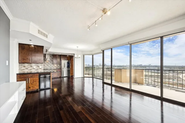 $2,900 | 3350 McCue Road, Unit 2201, Houston, TX 77056