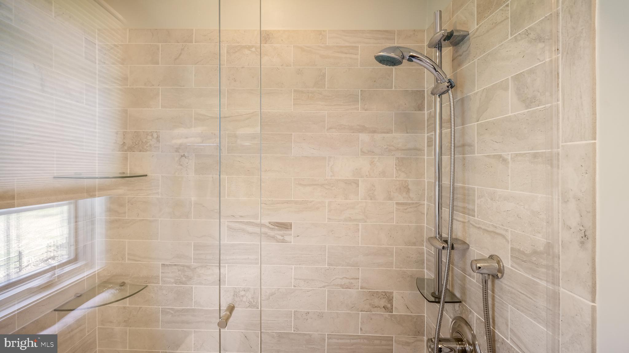 832 Broadmoor Road Huntingdon Valley, PA 19006 - Photo 23 of 30 Hall bathroom with tub
