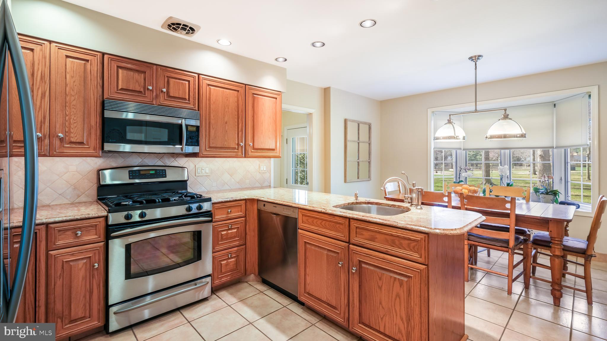 832 Broadmoor Road Huntingdon Valley, PA 19006 - Photo 7 of 30 Updated eat-in Kitchen