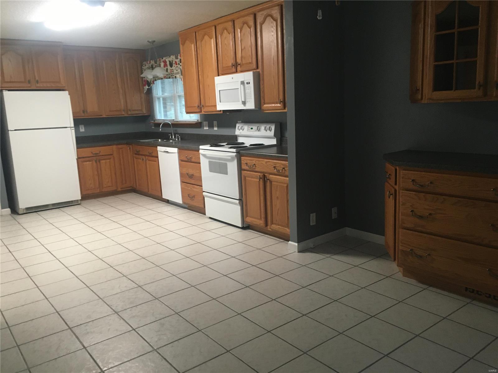 5803 Rabbit Run Drive St. Louis, MO 63129 - Photo 11 of 42 Gallery Image 11
