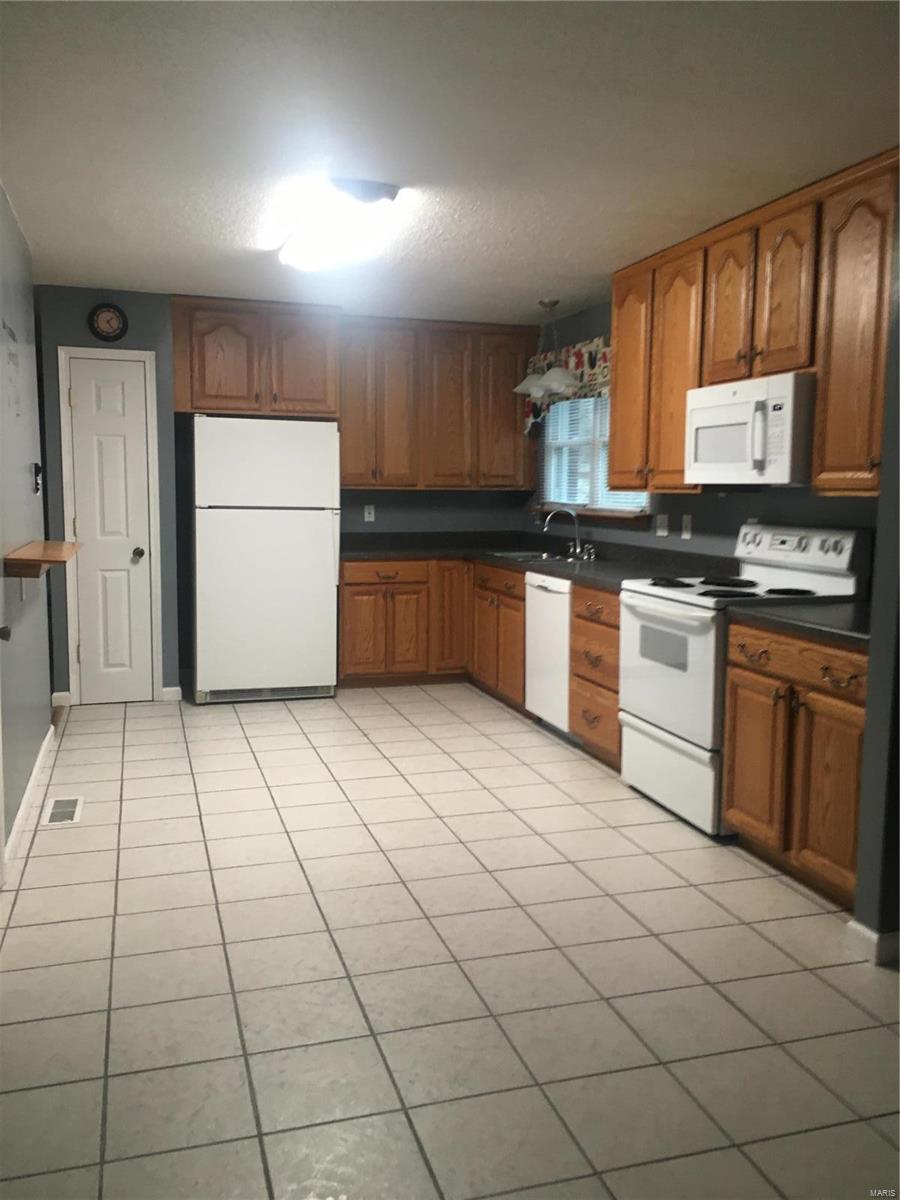 5803 Rabbit Run Drive St. Louis, MO 63129 - Photo 12 of 42 Gallery Image 12