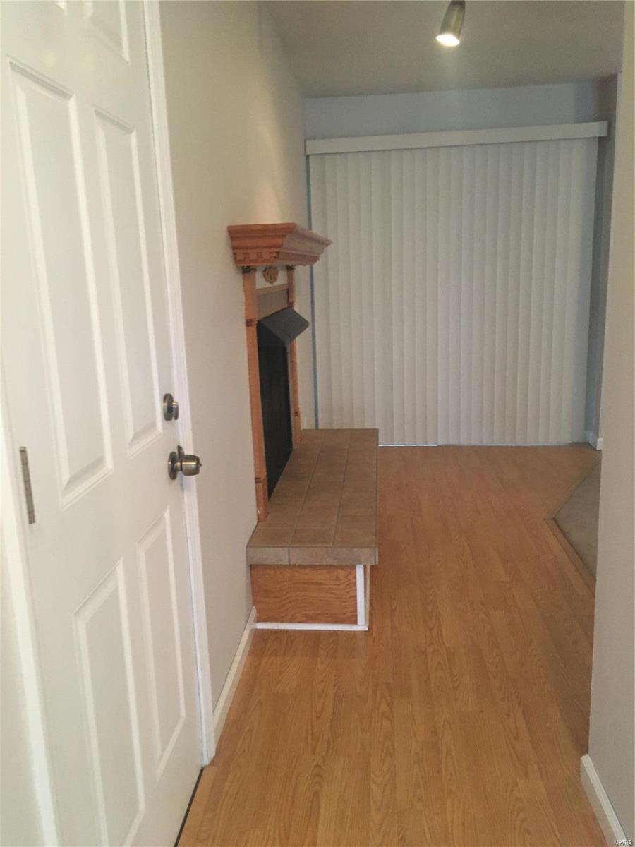 5803 Rabbit Run Drive St. Louis, MO 63129 - Photo 3 of 42 Gallery Image 3