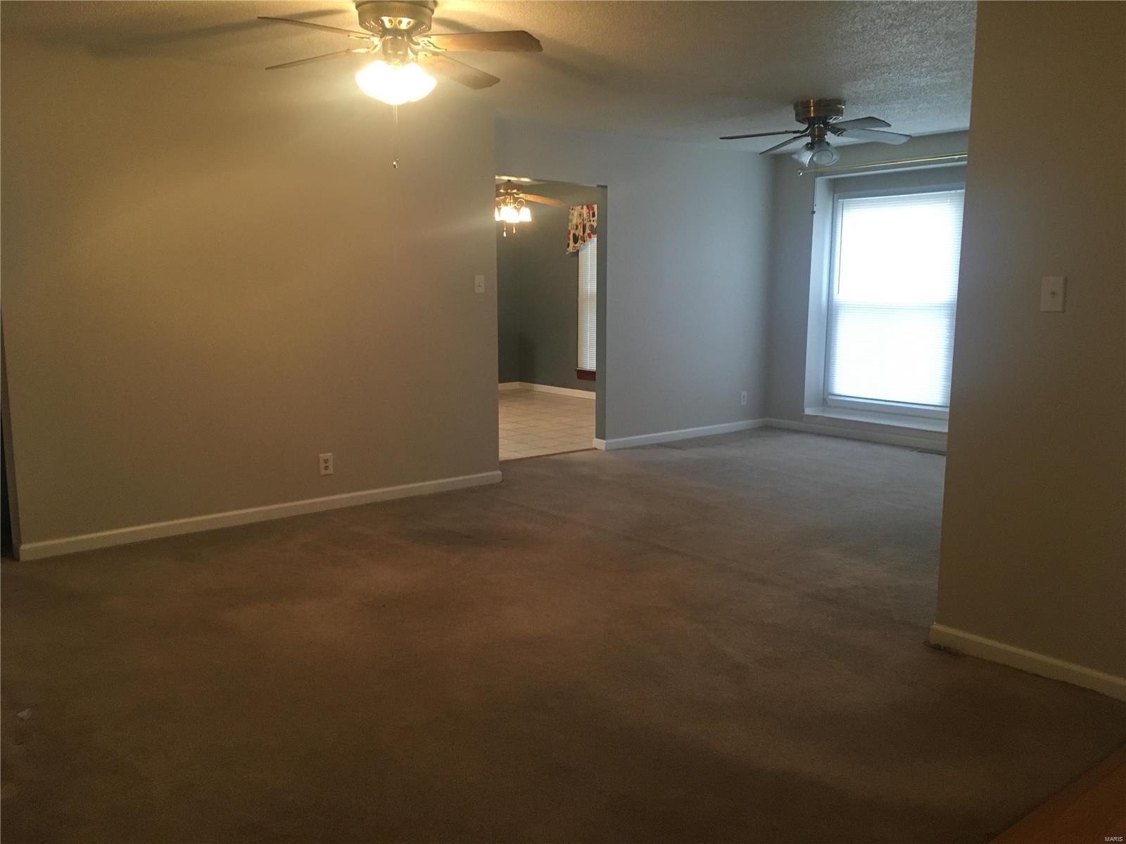 5803 Rabbit Run Drive St. Louis, MO 63129 - Photo 5 of 42 Gallery Image 5