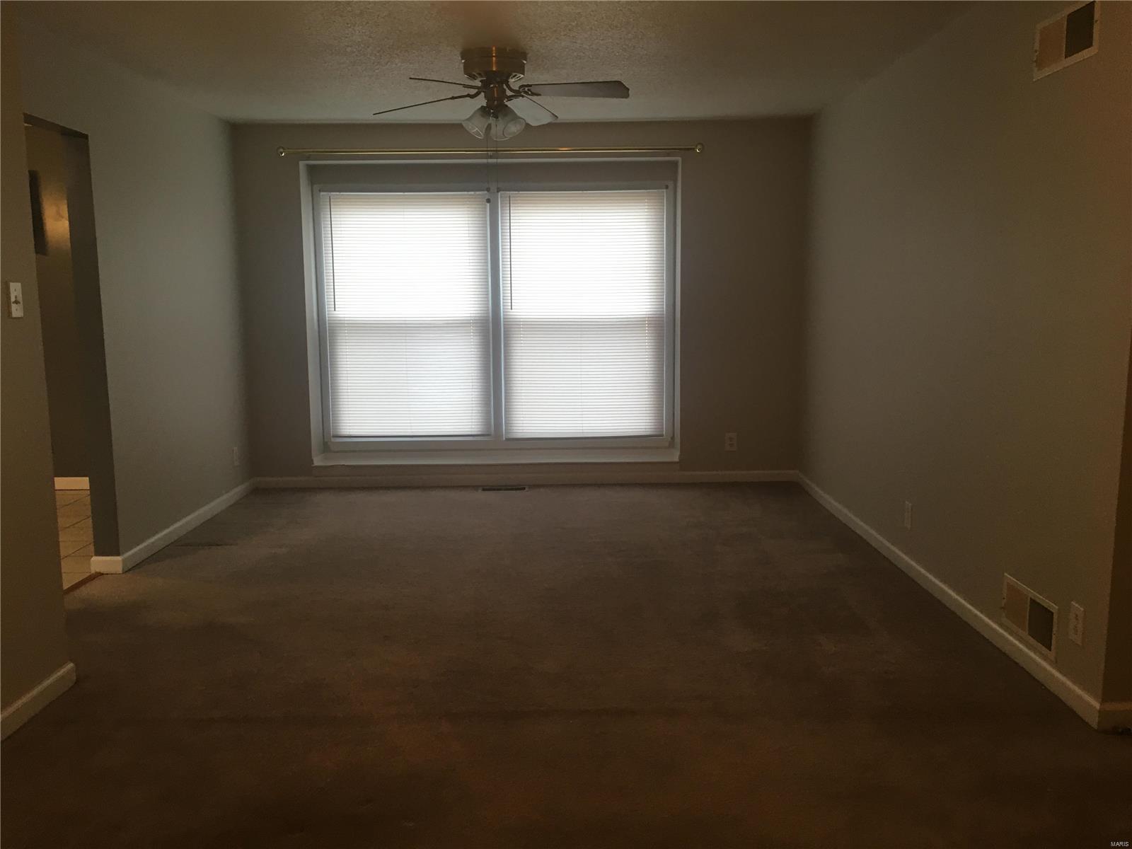 5803 Rabbit Run Drive St. Louis, MO 63129 - Photo 6 of 42 Gallery Image 6