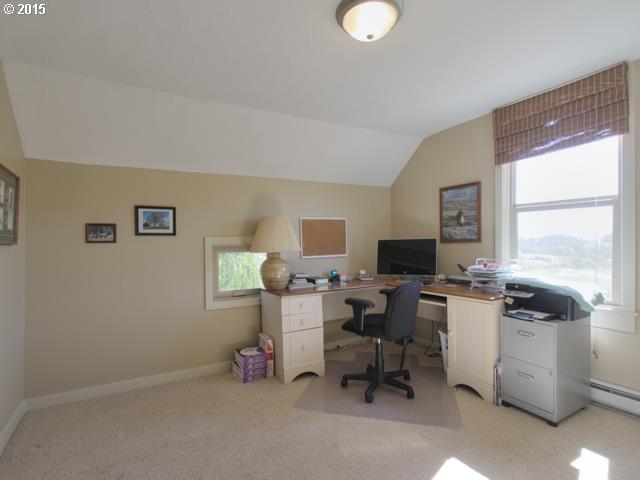 11271 Northwest Helvetia Road Hillsboro, OR 97124 - Photo 12 of 16 Gallery Image 12