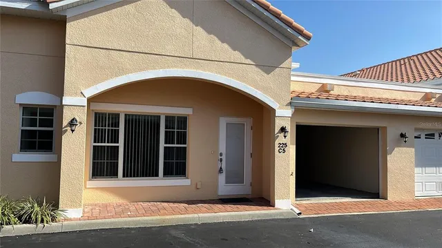 $280,000 | 225 David Walker Drive, Unit C5, Tavares, FL 32778