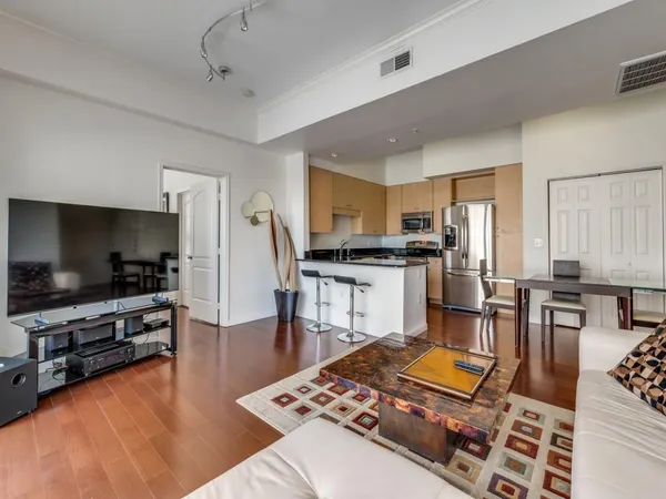 $422,000 | 3225 Turtle Creek Boulevard, Unit 709, Dallas, TX 75219