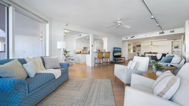 $2,100,000 | 455 Longboat Club Road, Unit 707, Longboat Key, FL 34228