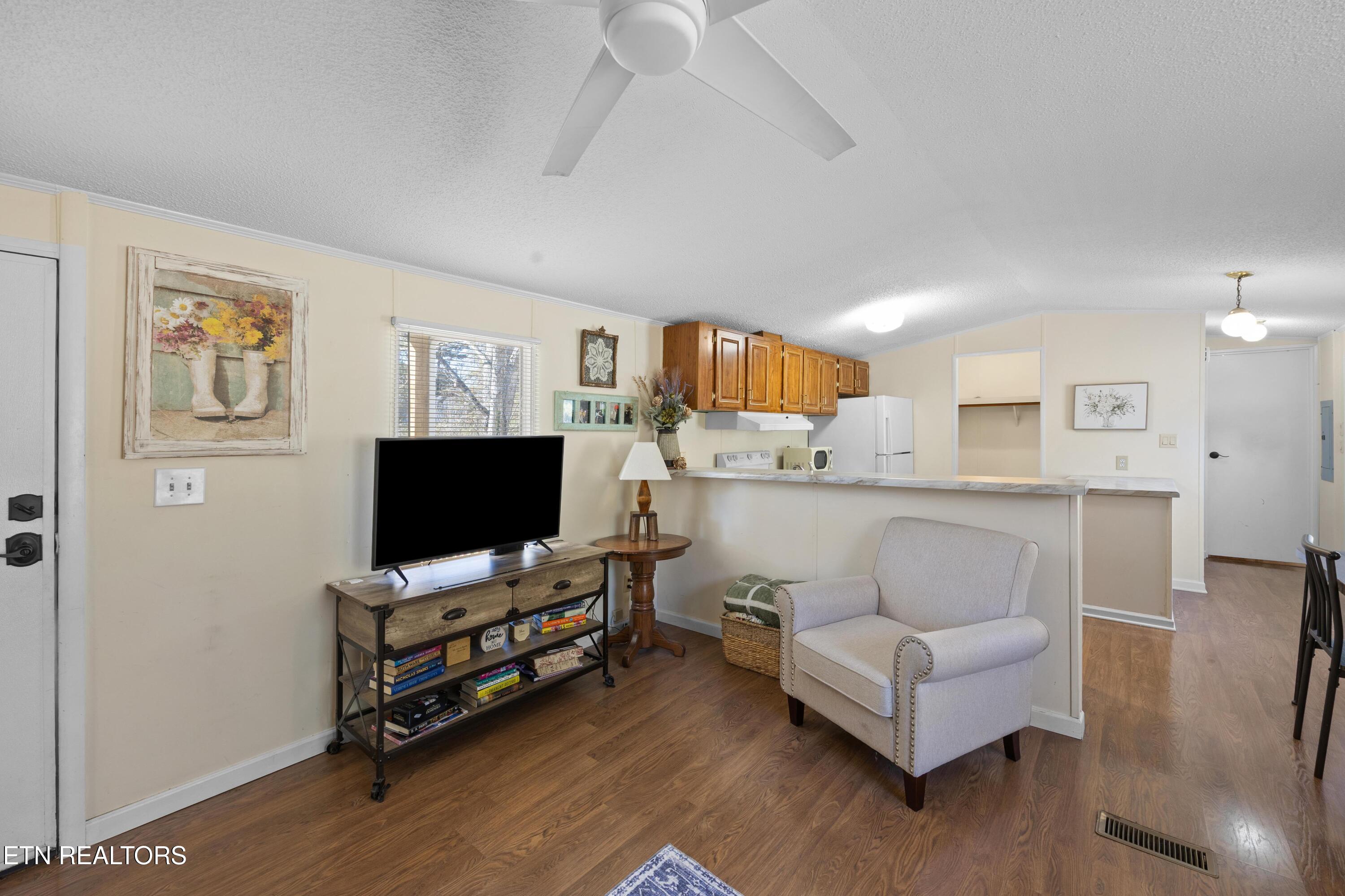 382 2nd Street Corryton, TN 37721 - Photo 8 of 26 1S2A2706