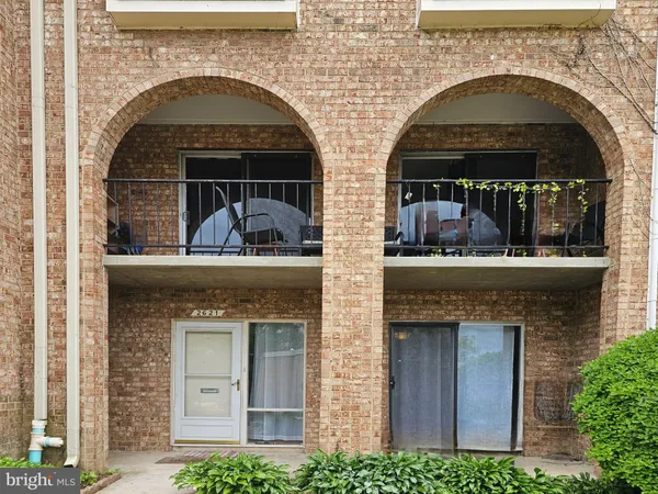 $2,250 | 2621 Wagon Drive, Alexandria, VA 22303