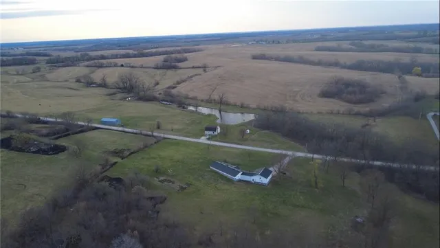 $400,000 | 7538 Northwest 356th Street, Stewartsville, MO 64490