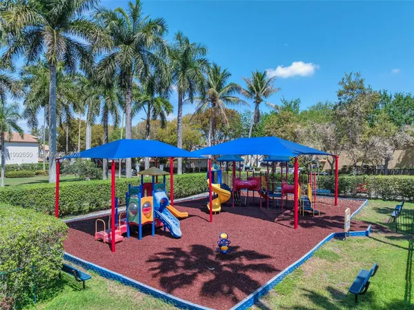 $1,049,999 | 9732 Northwest 32nd Street, Doral, FL 33172