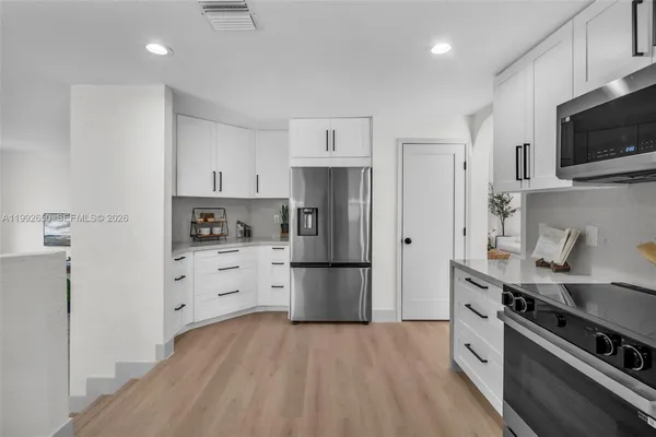$1,049,999 | 9732 Northwest 32nd Street, Doral, FL 33172