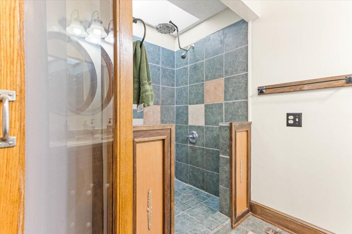 3880 Bunty Station Road Delaware, OH 43015 - Photo 25 of 34 18-Master Bathroom