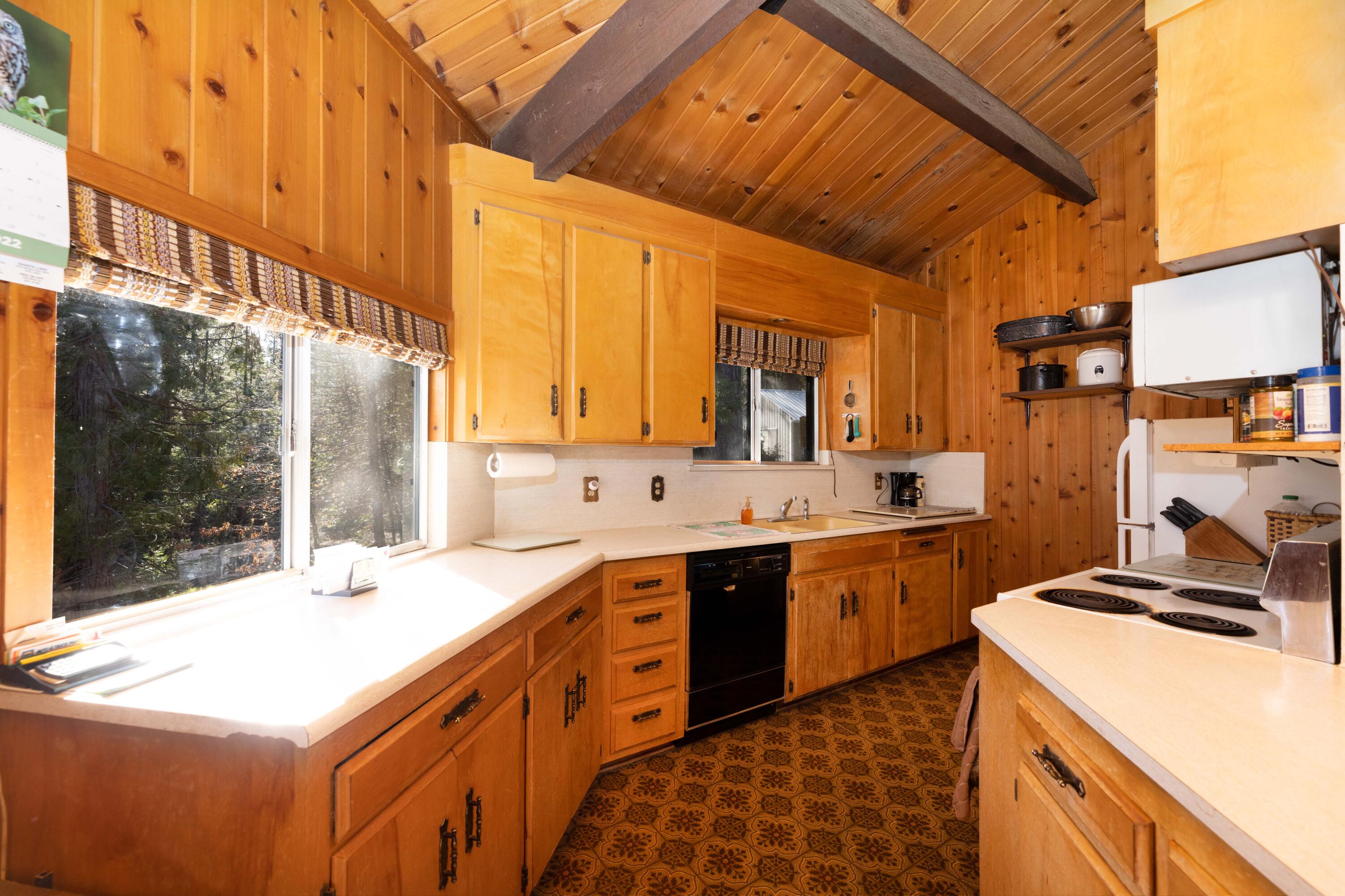 17010 Phillips Road Oak Run, CA 96069 - Photo 9 of 24 FE5A9775