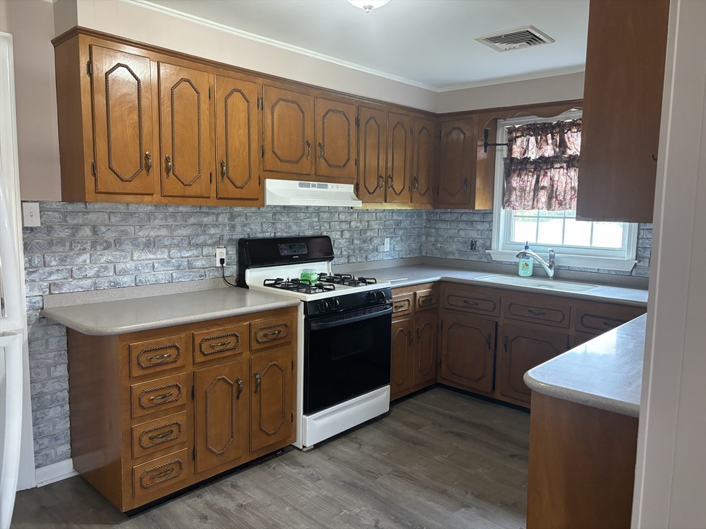 267 Sterling Street Fall River, MA 02721 - Photo 13 of 27 Gallery Image 13