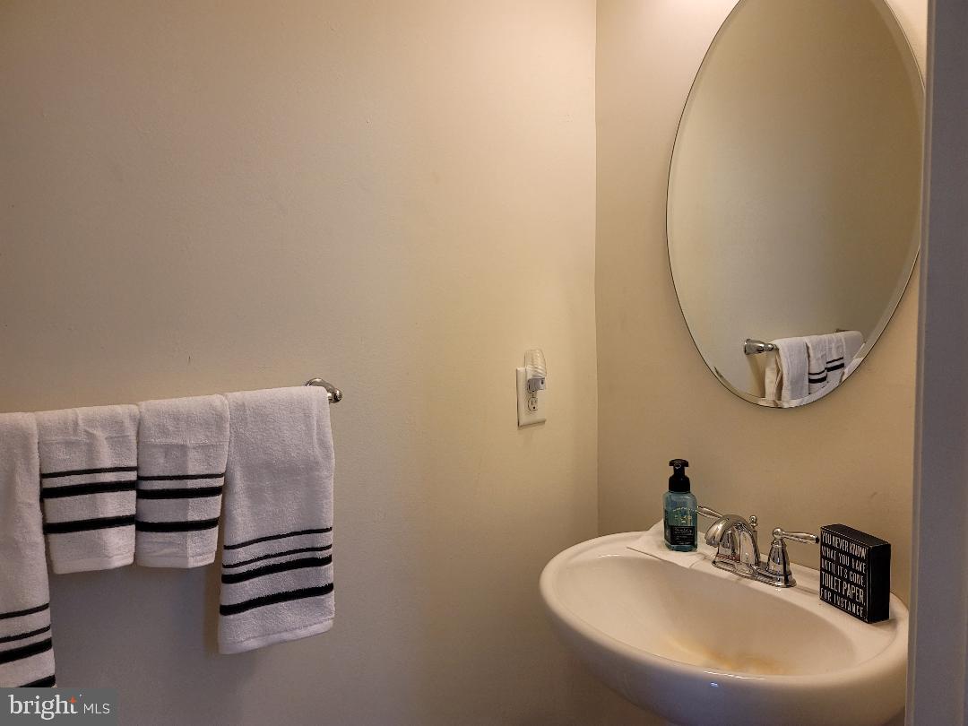 69 Foxtrail Road Smyrna, DE 19977 - Photo 14 of 19 Main Level Powder Room