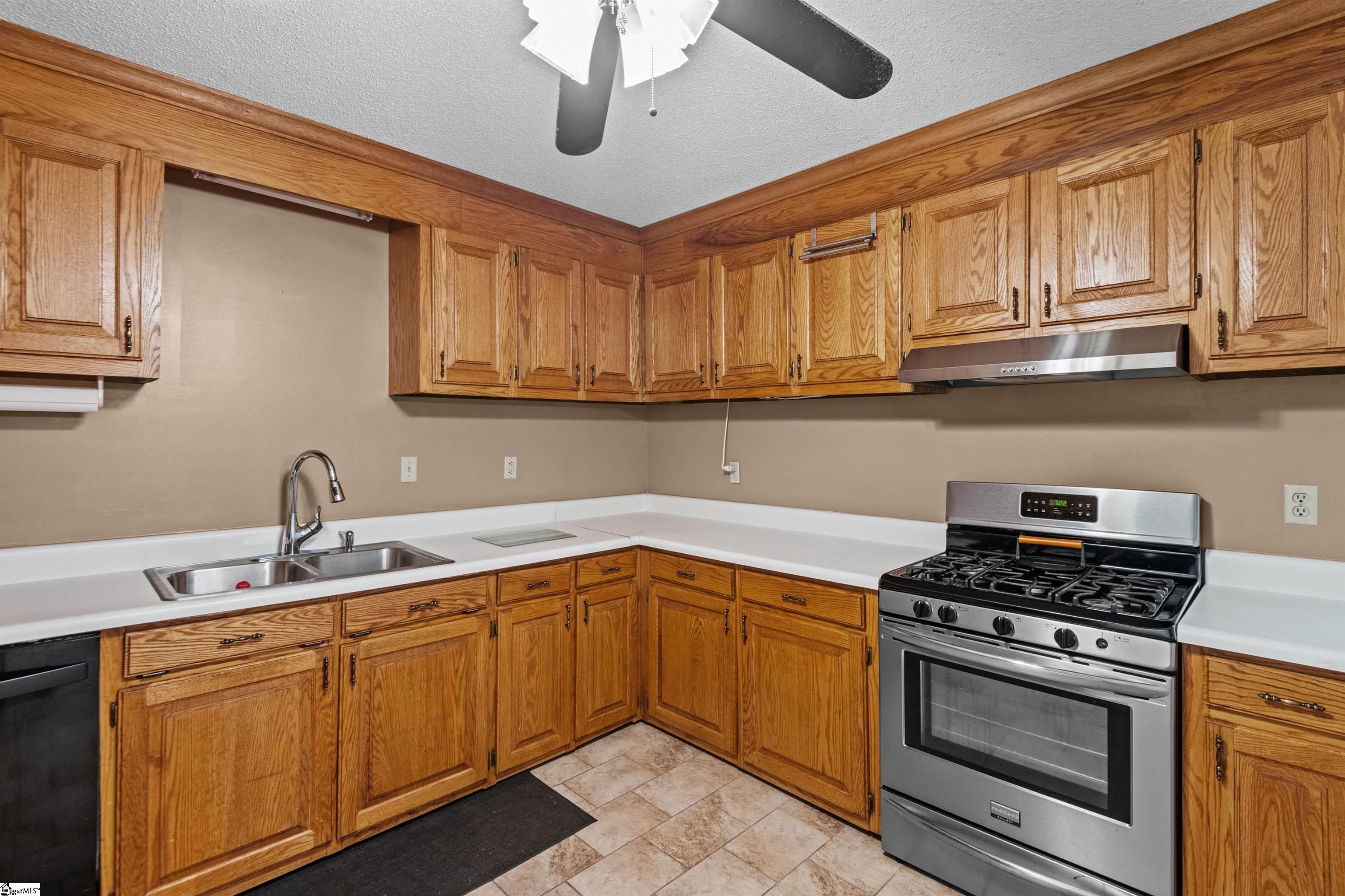 115 Zion Street Easley, SC 29640 - Photo 14 of 36