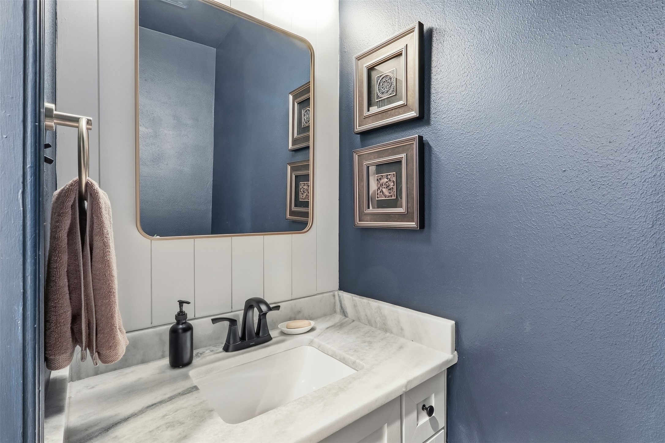 10 Raintree Place The Woodlands, TX 77381 - Photo 13 of 50