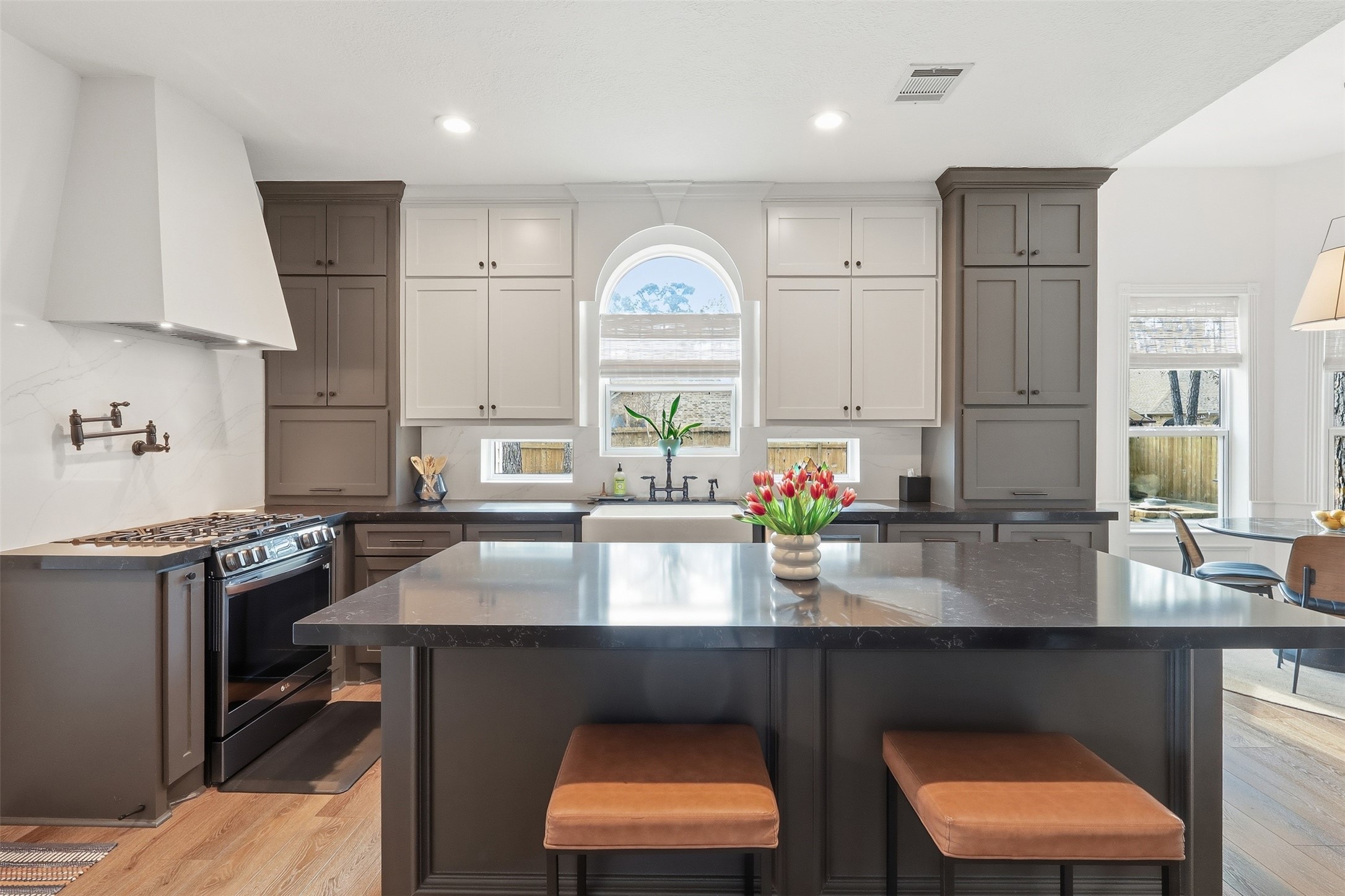 10 Raintree Place The Woodlands, TX 77381 - Photo 24 of 50