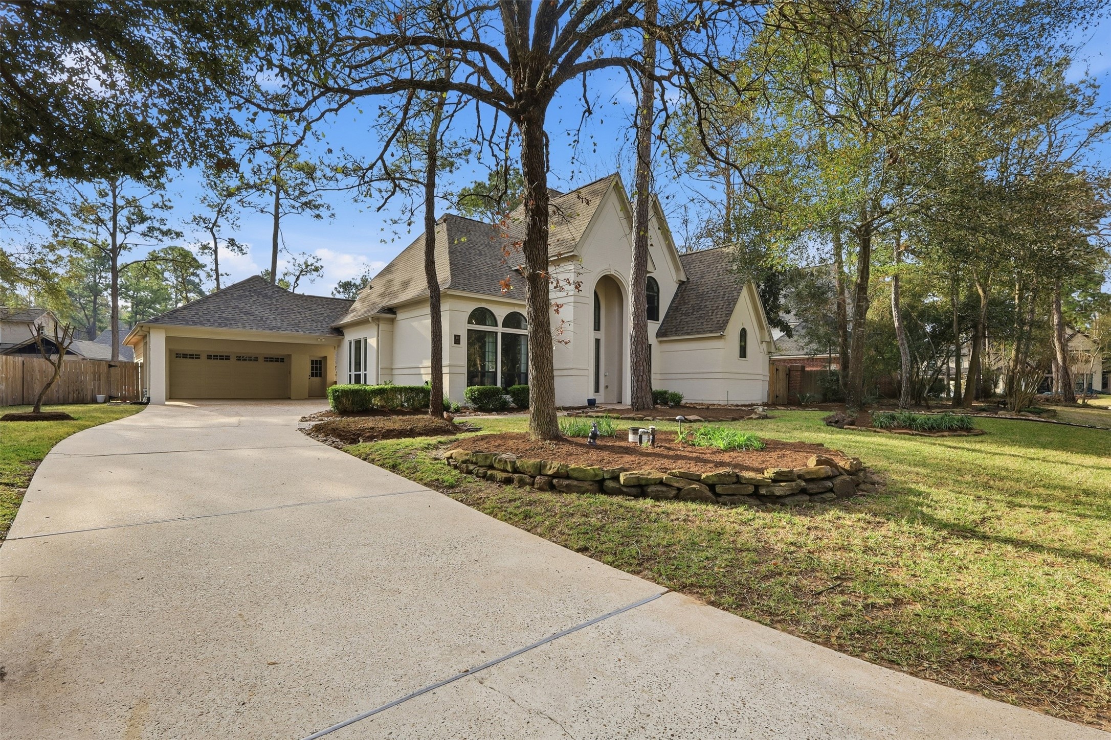 10 Raintree Place The Woodlands, TX 77381 - Photo 3 of 50