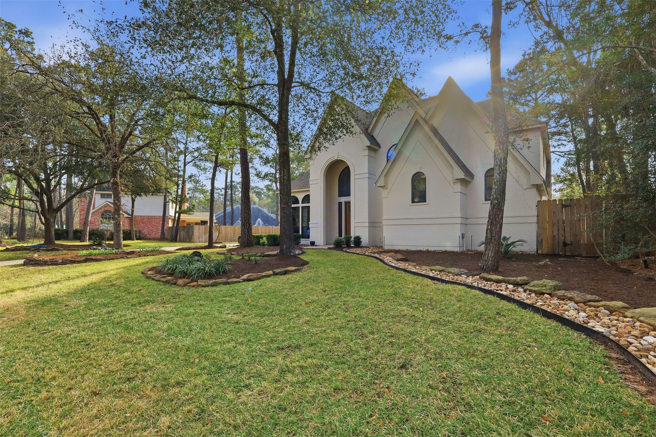 10 Raintree Place The Woodlands, TX 77381 - Photo 4 of 50