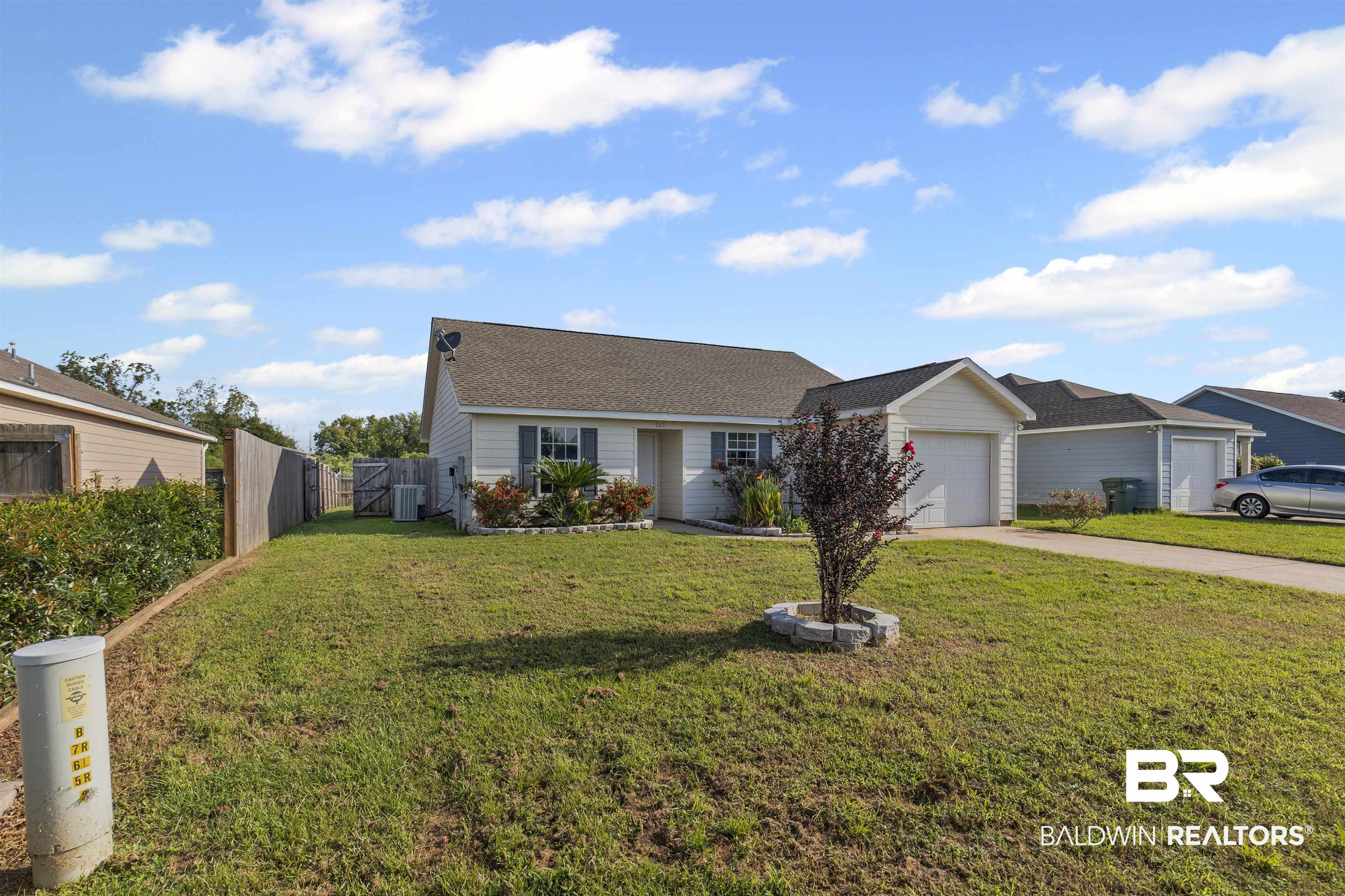 909 Sentinel Circle Foley, AL 36535 - Photo 2 of 21