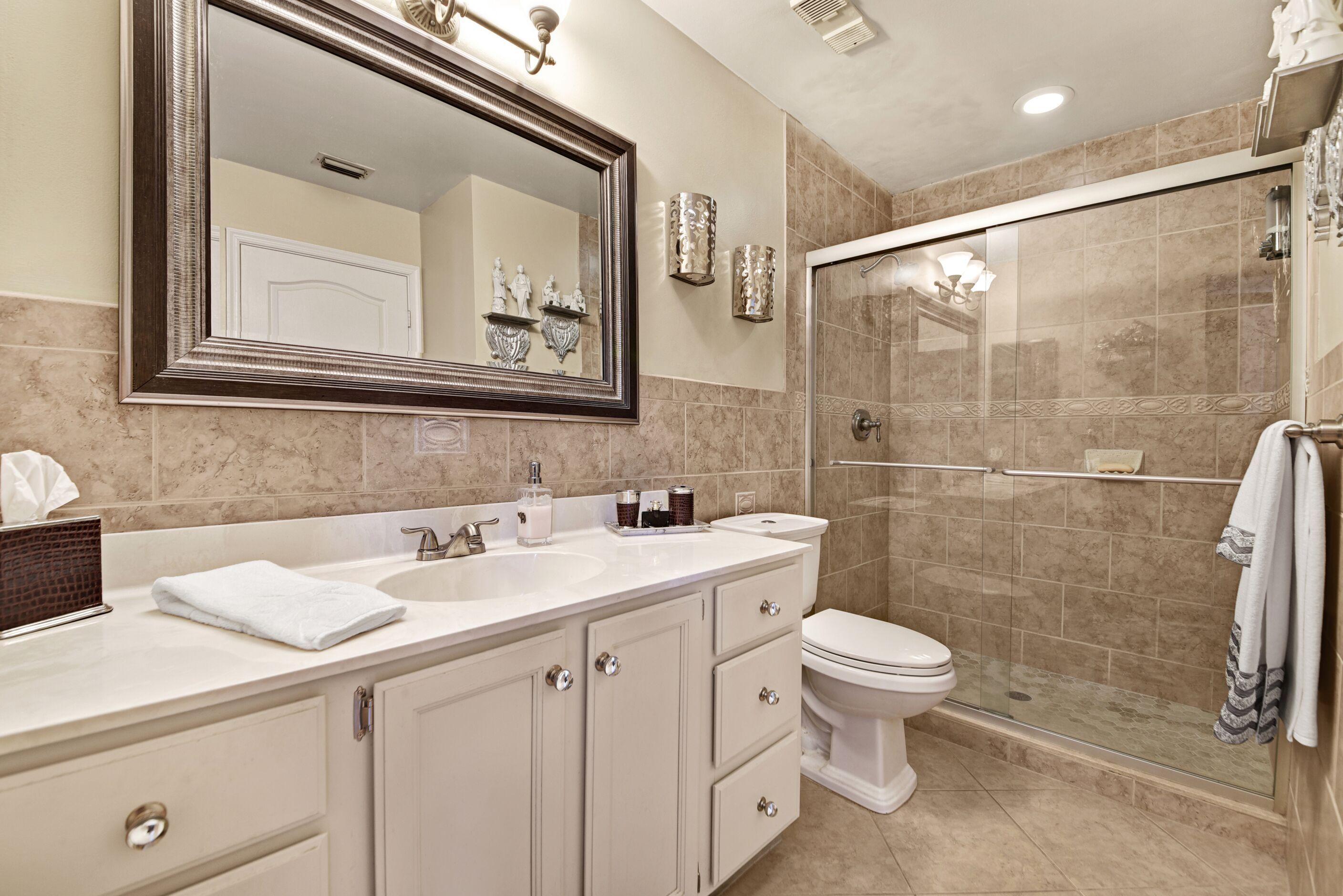 9133 Boca Gardens Circle South, Unit A Boca Raton, FL 33496 - Photo 13 of 16 Ianzano guest bath 2