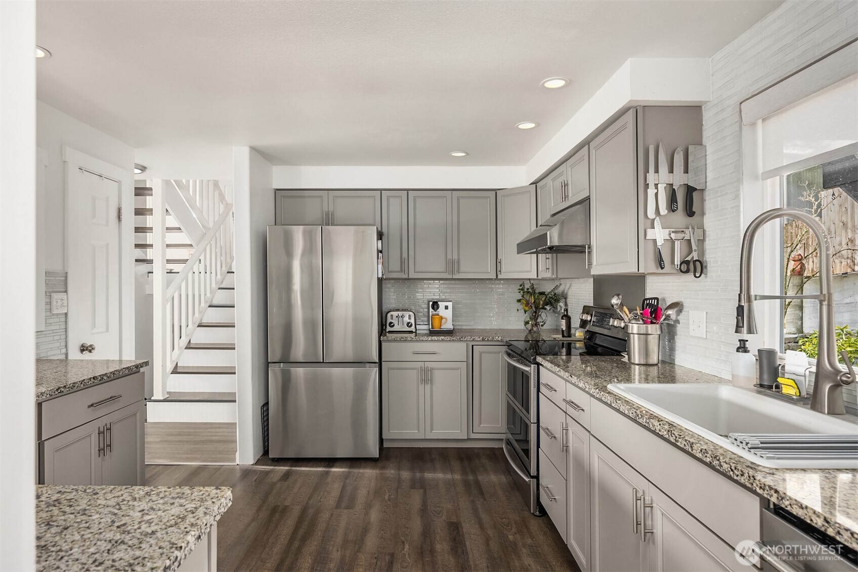 26468 Kingsview Loop Northeast Kingston, WA 98346 - Photo 7 of 40