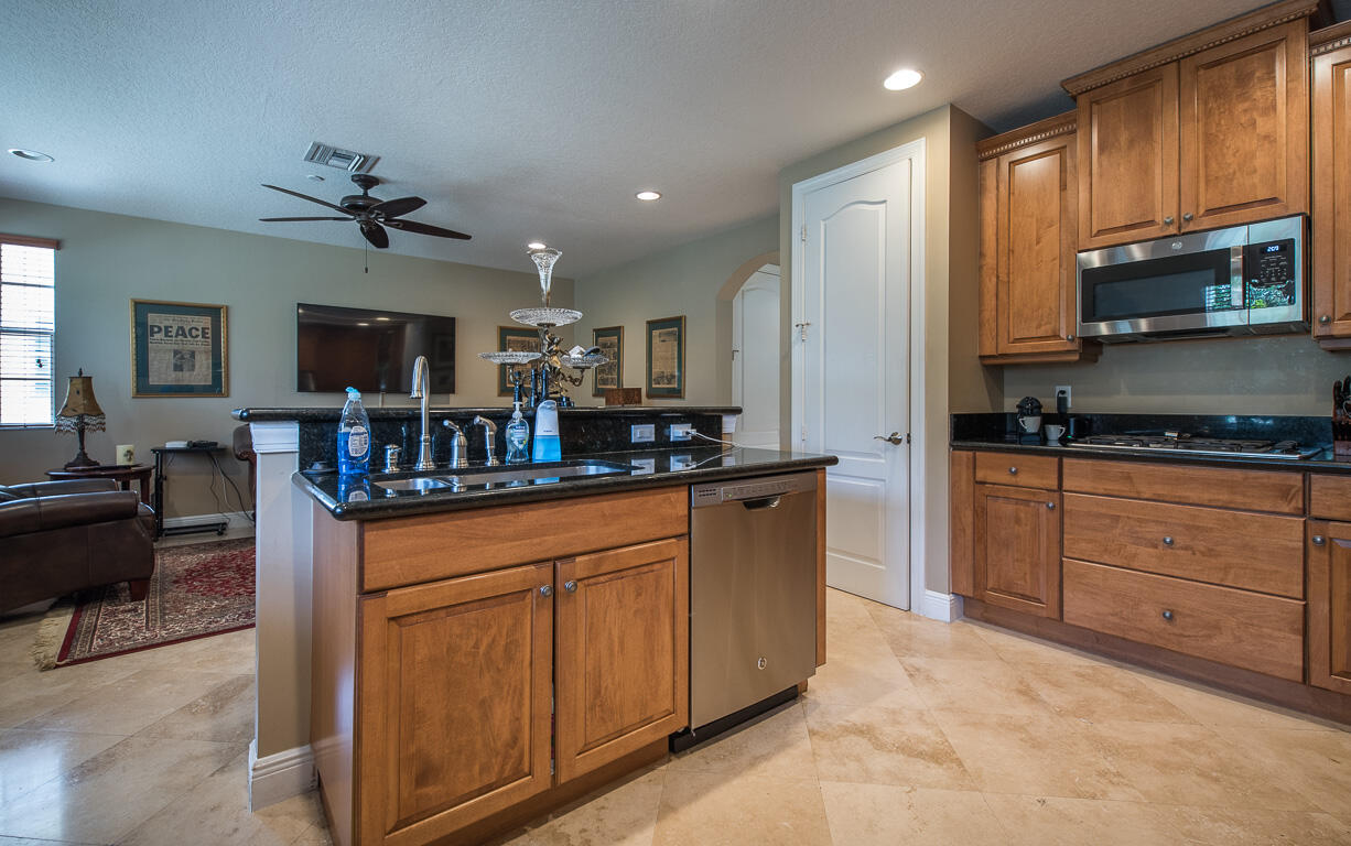 624 Northeast Francesca Lane Boca Raton, FL 33487 - Photo 33 of 64 624 NE Francesca Lane-41
