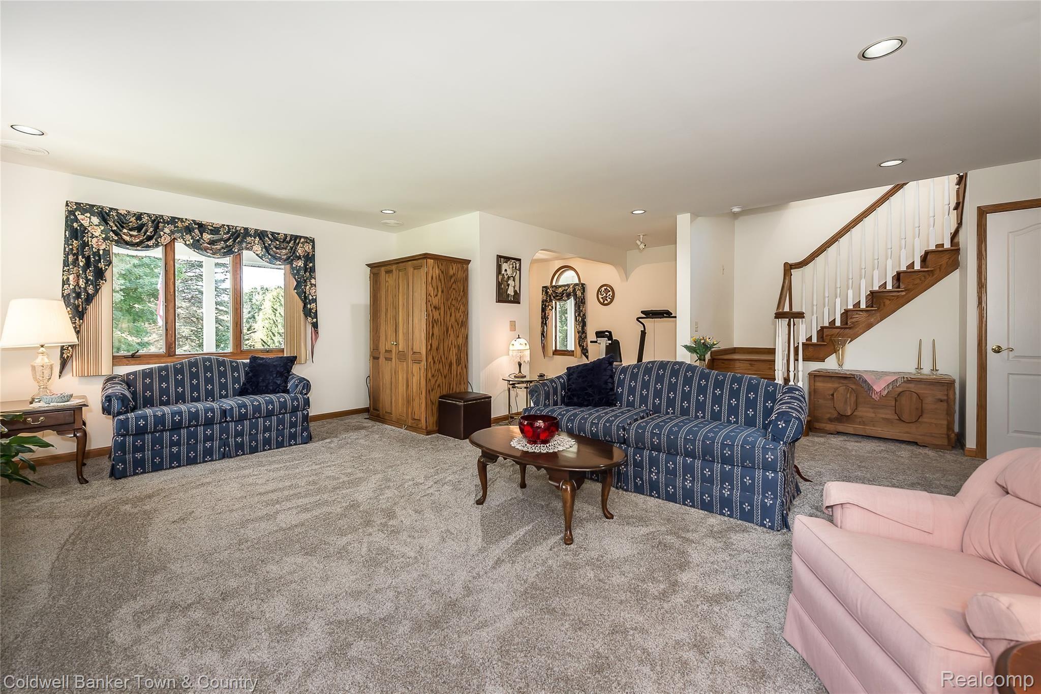 1810 North Hughes Road Howell, MI 48843 - Photo 17 of 55 DSC_6046.jpg