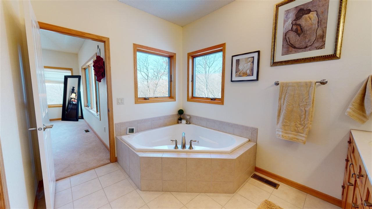 3986 Roberts Ridge Northeast Iowa City, IA 52240 - Photo 28 of 50 Gallery Image 28
