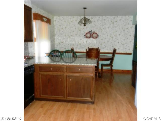 5528 Gilling Road North Chesterfield, VA 23234 - Photo 8 of 15 Kitchen - Eat In Kitchen